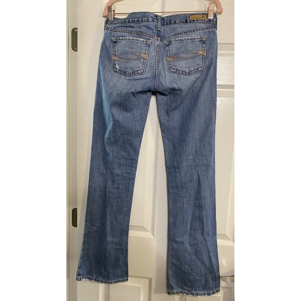 Abercrombie & Fitch Women’s low rise jeans 2R bootcut